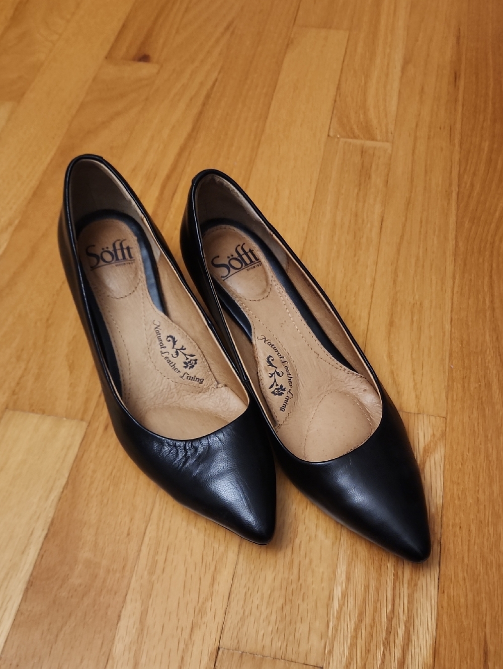 Söfft Black Pointed-Toe Women's Pumps